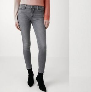 7 For All Mankind Ultra High Rise Skinny In Grey Wash Size 24 🩶